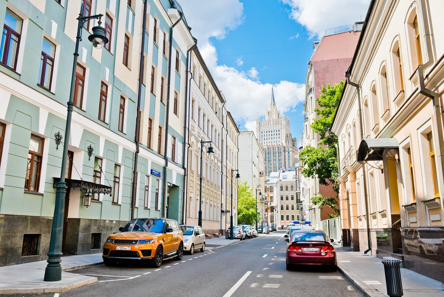 Кривоарбатский переулок