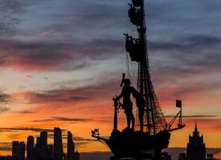 Москва Петра I: где царь пел на клиросе и какой храм построен по его чертежам