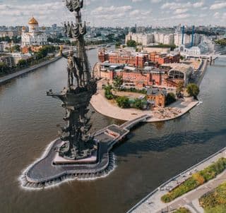 Москва Петра I: где царь пел на клиросе и какой храм построен по его чертежам