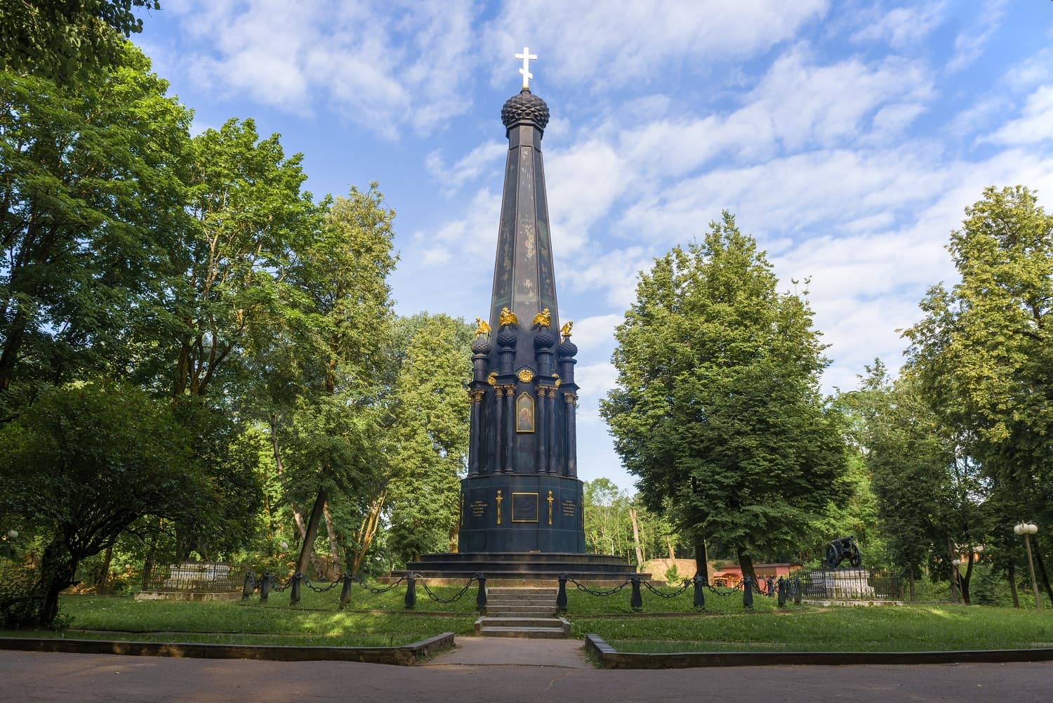 Памятник героическим защитникам Смоленска от французских войск 4—5 августа 1812 года