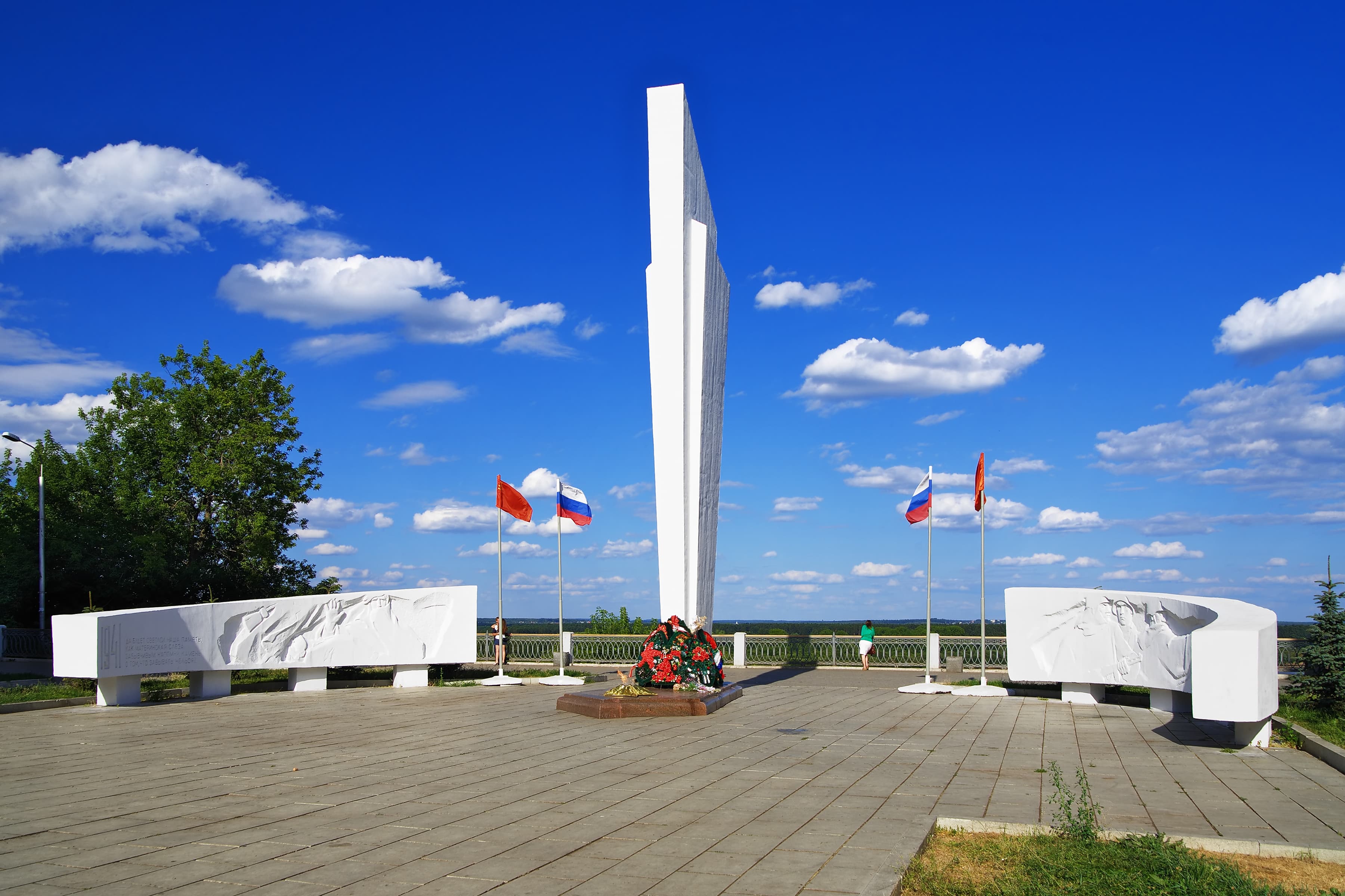 Памятник-обелиск «Воинам-кировчанам»