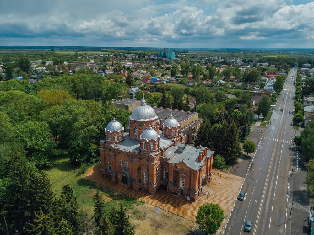 Храм Троицы Живоначальной в городе Обояни