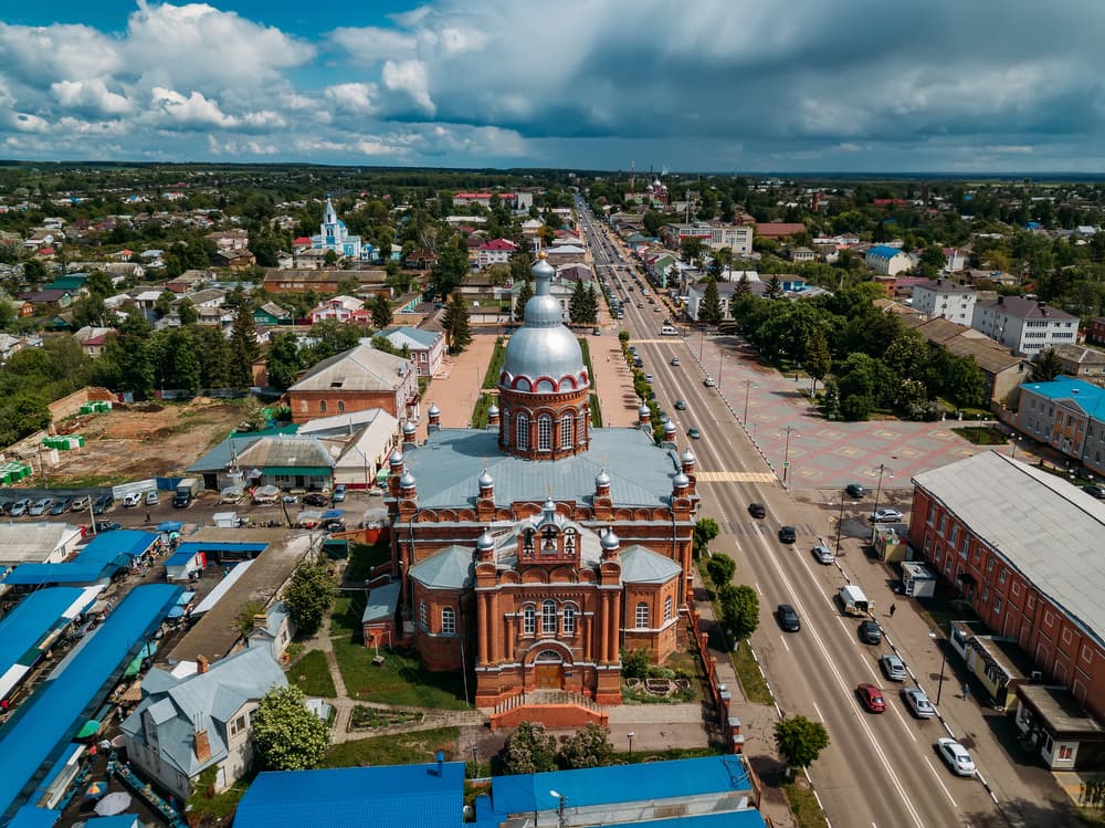 Храм Троицы Живоначальной в городе Обояни