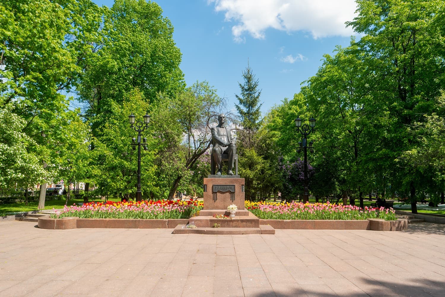 Памятник Сергею Рахманинову 