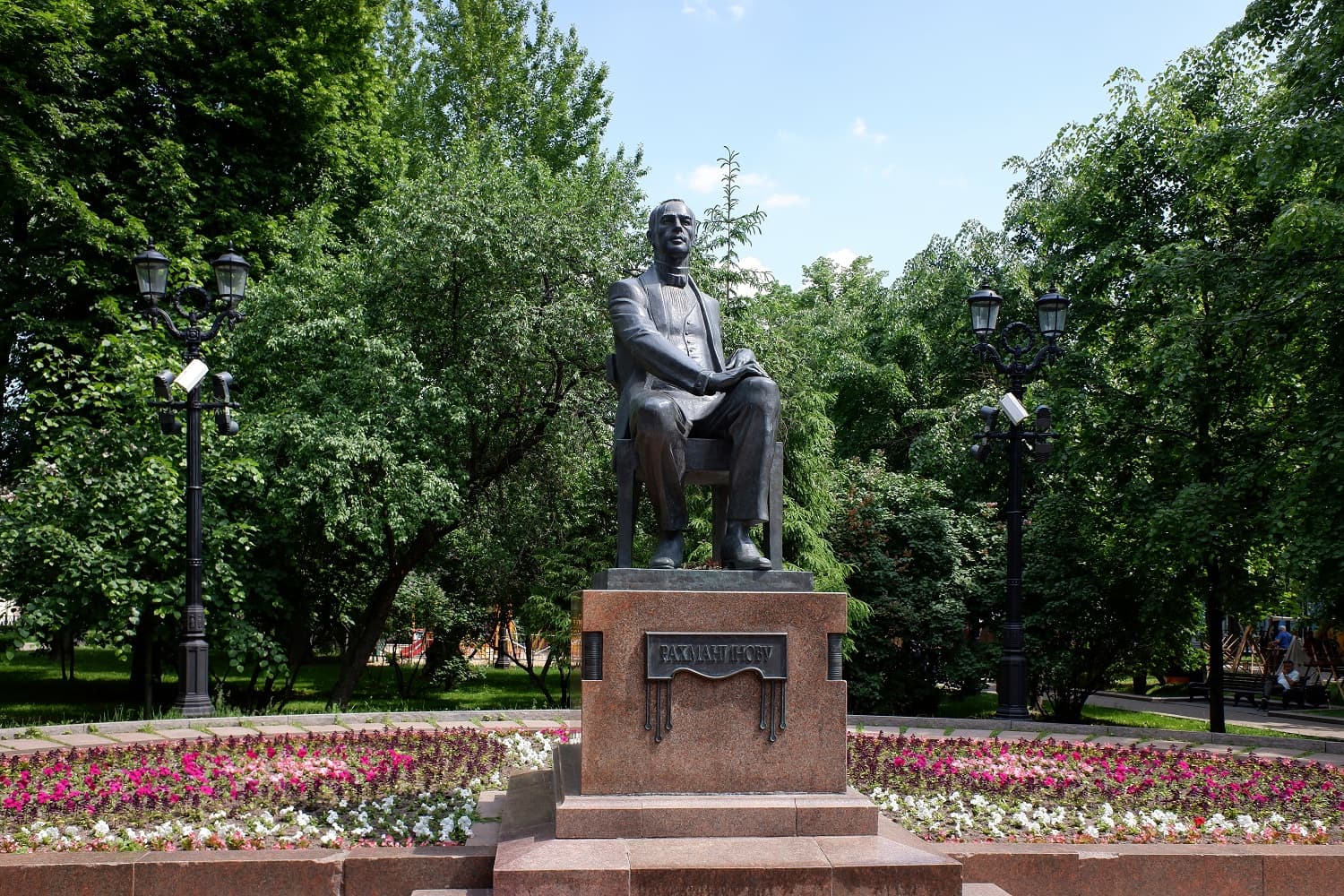 Памятник Сергею Рахманинову 