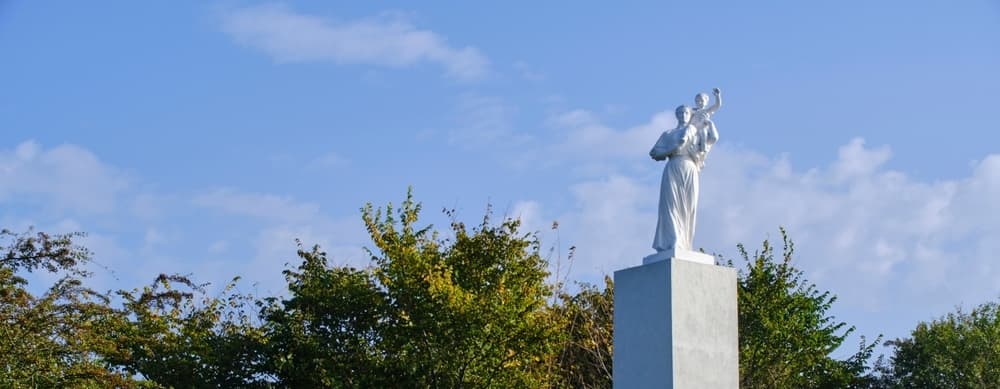 Скульптура «Жена моряка»