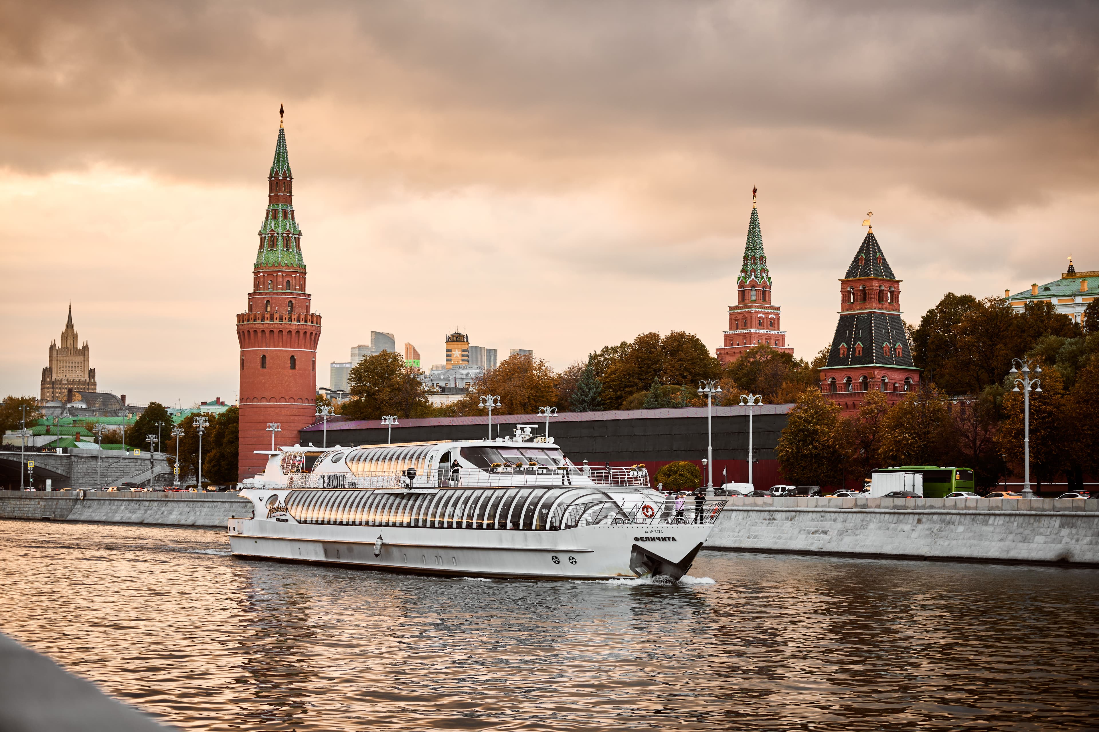 Кремлевская набережная