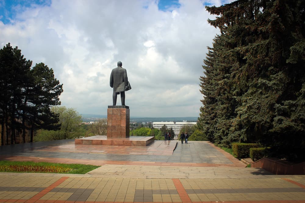 Памятник Ленину