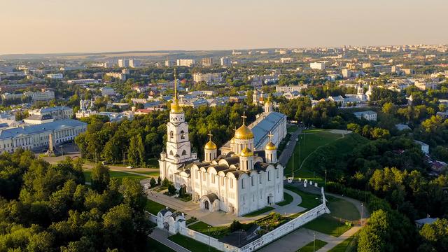 Семейная прогулка по Владимиру: тайны города и чудеса у Бабы-яги
