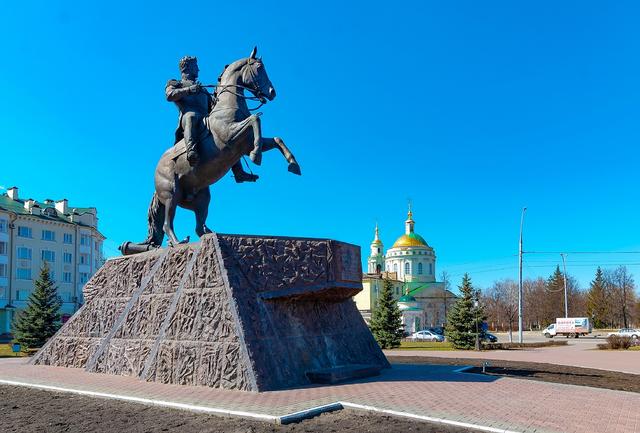Памятник А. П. Ермолову