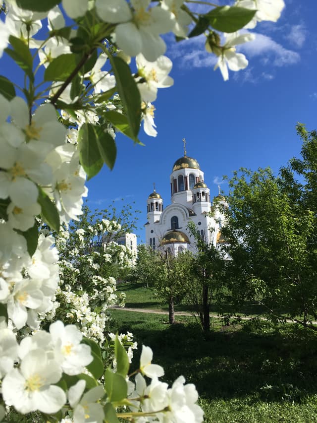 Романовы в Екатеринбурге: Храм-на-Крови и Ганина Яма
