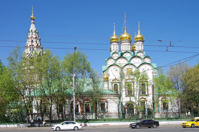 Хамовники: от ткачей до трубачей