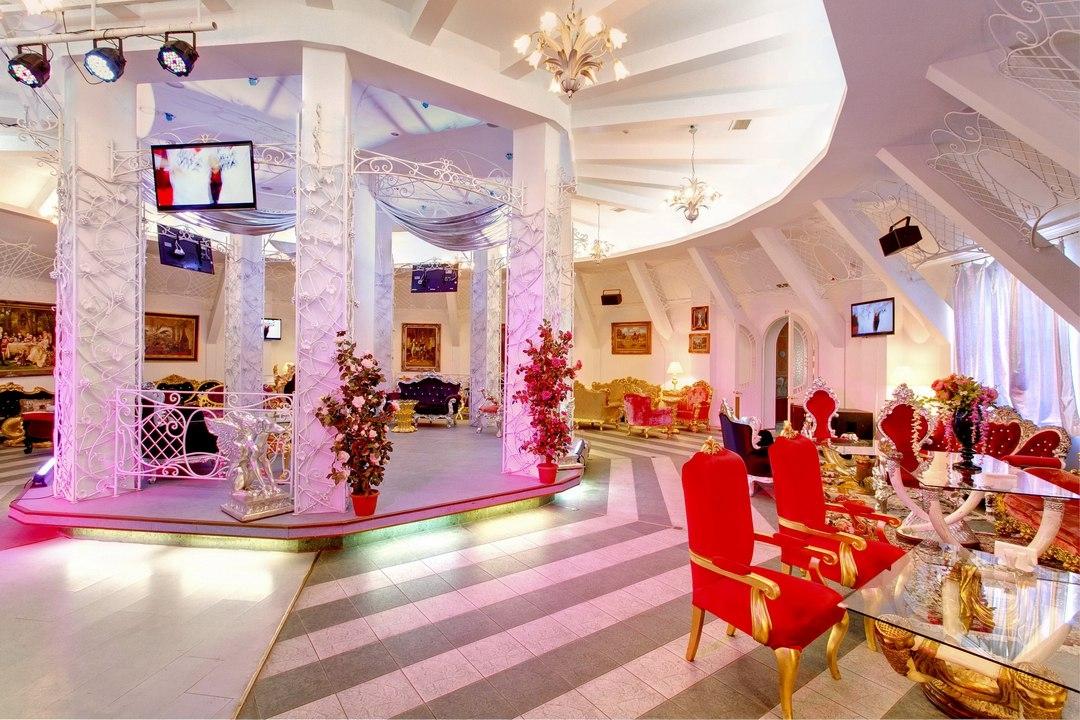 Галерея Hall Горки-10