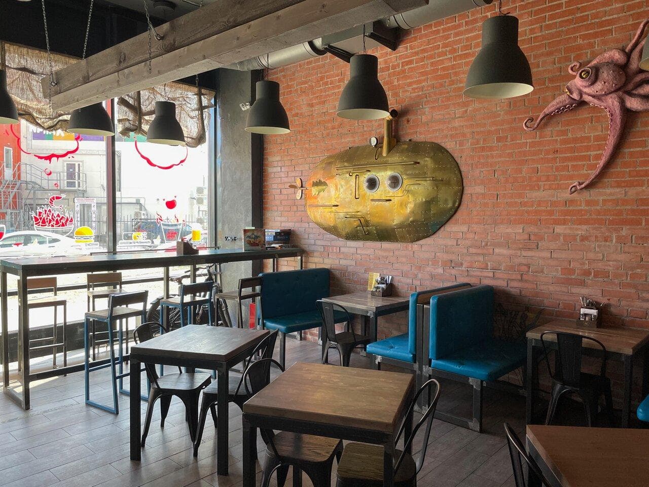 Crafty Crab pub