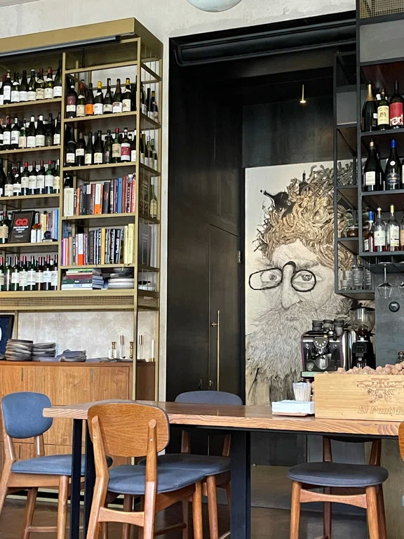 Leo Wine & Kitchen