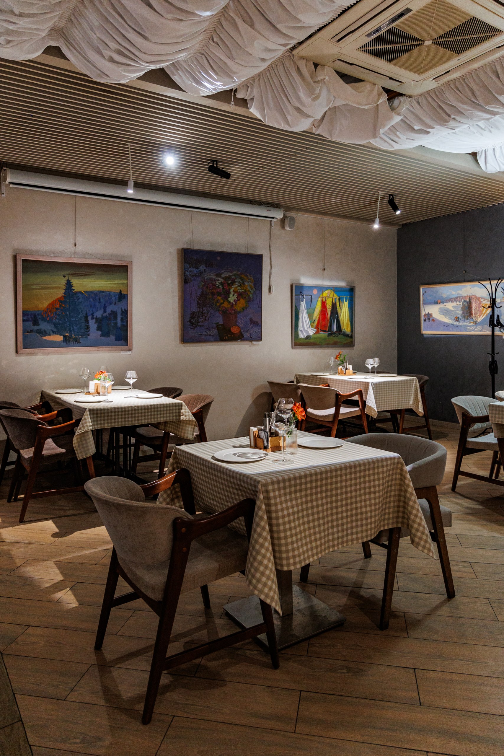 1st Gallery Lounge на Сибгата Хакима