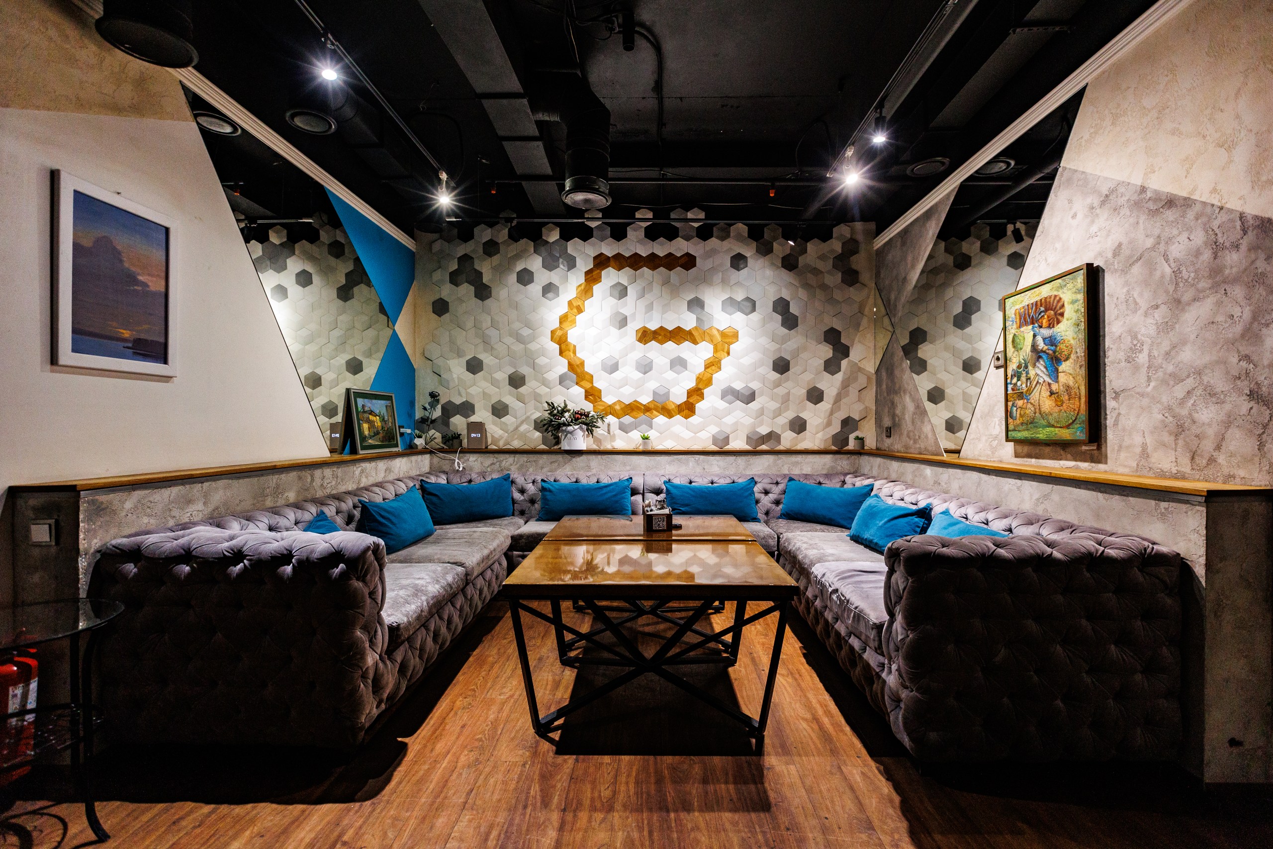 1st Gallery Lounge на Сибгата Хакима