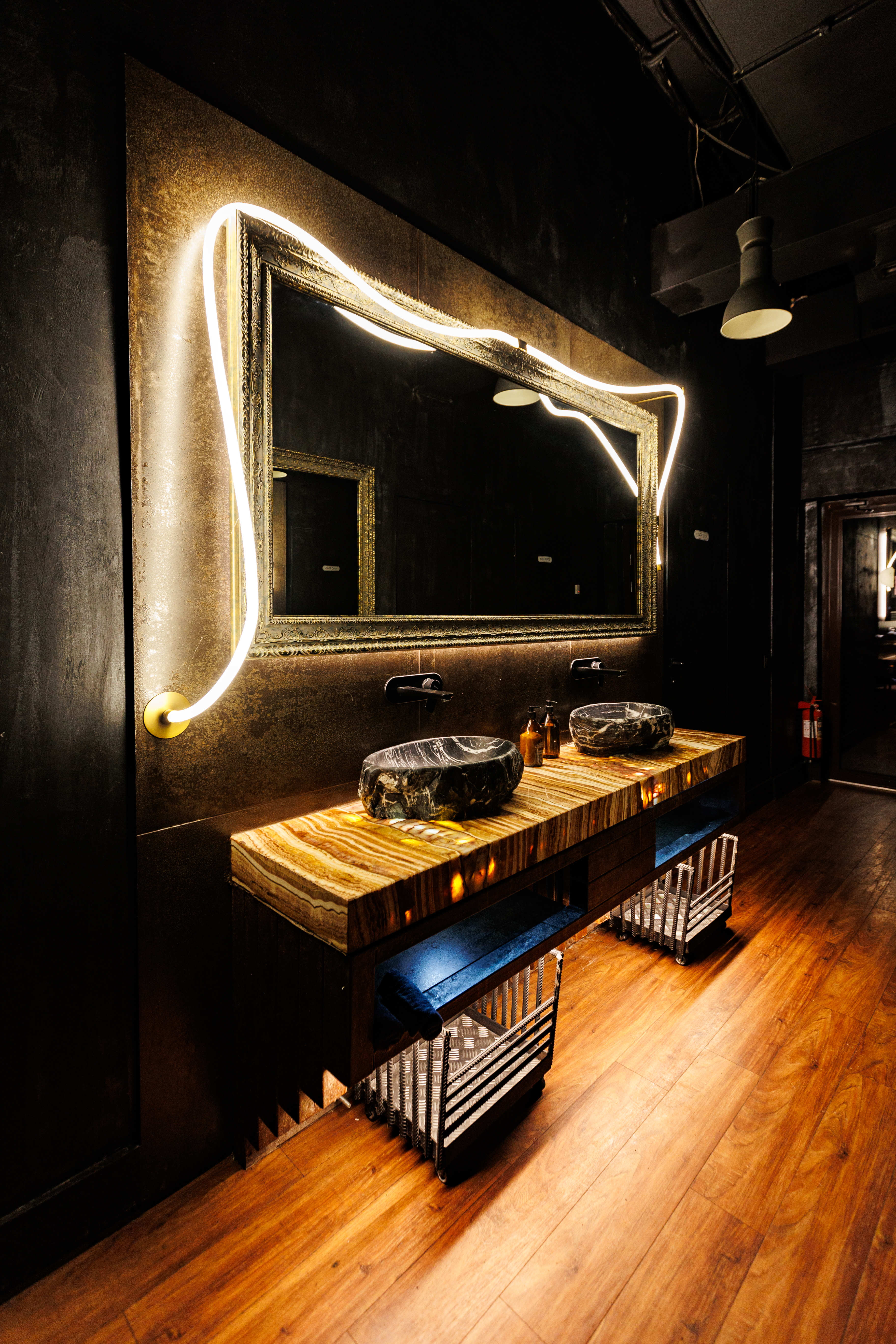 1st Gallery Lounge на Сибгата Хакима