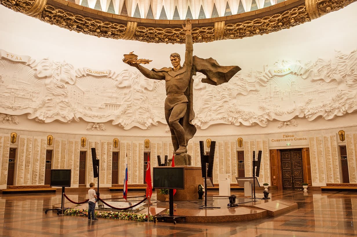 Этих дней не смолкнет слава (2 дня)