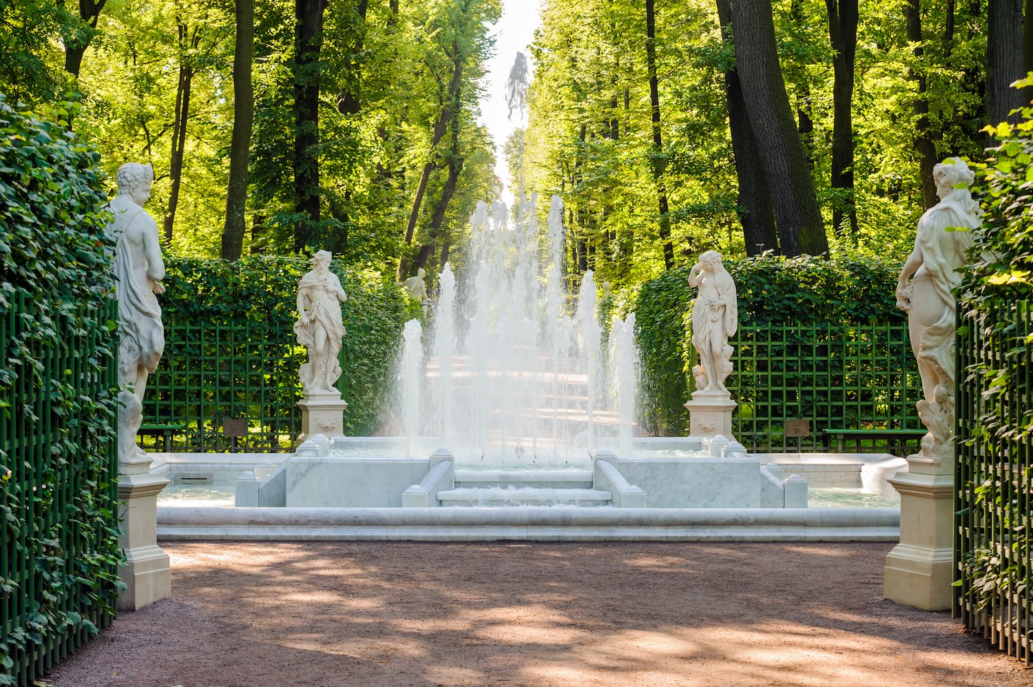 В гостях у сказки: семейный маршрут по Санкт-Петербургу