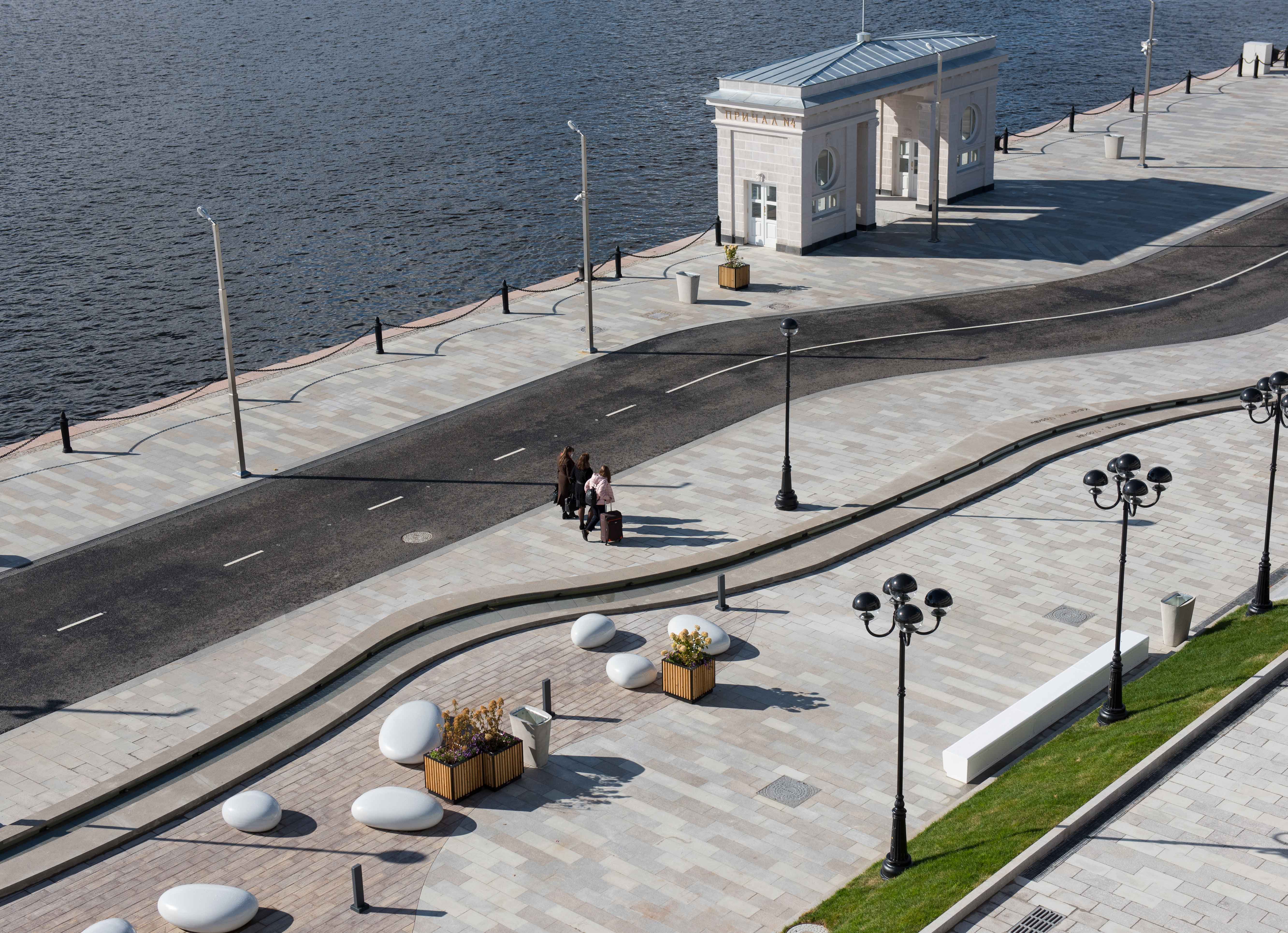 Для активных и модных: теннисная прогулка по Москве