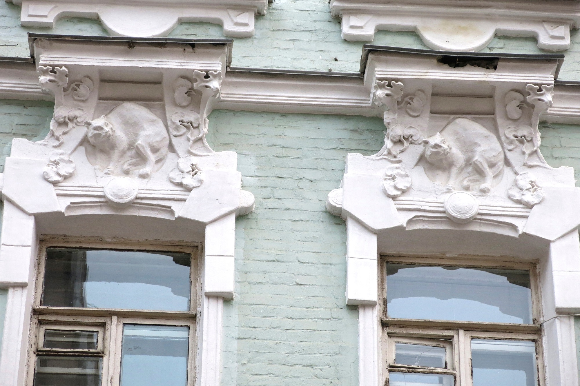 Где искать знаменитых котиков в Москве. Скульптуры, театры, граффити