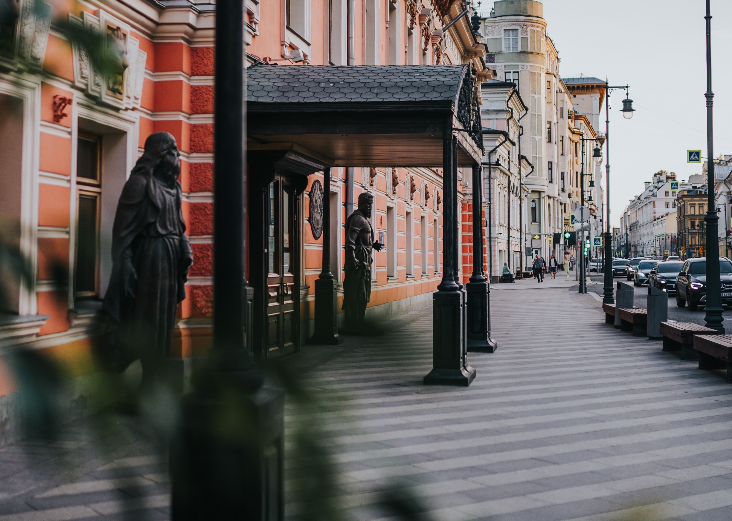 Не только «Рабочий и колхозница». Скульптуры Веры Мухиной в Москве