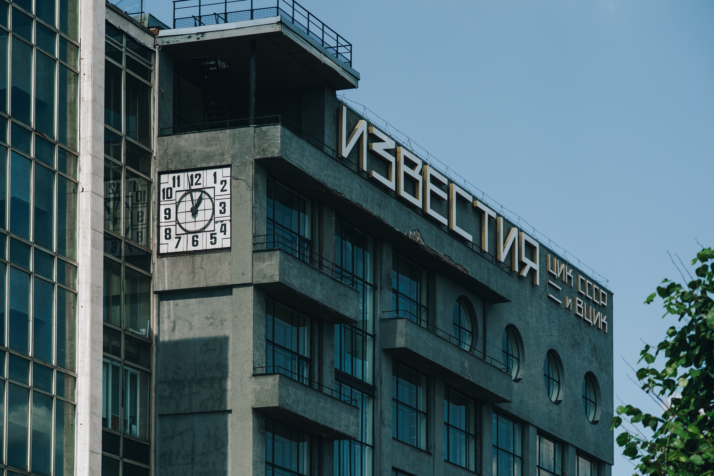 «Пою мое отечество, республику мою»: маршрут по местам Маяковского в Москве