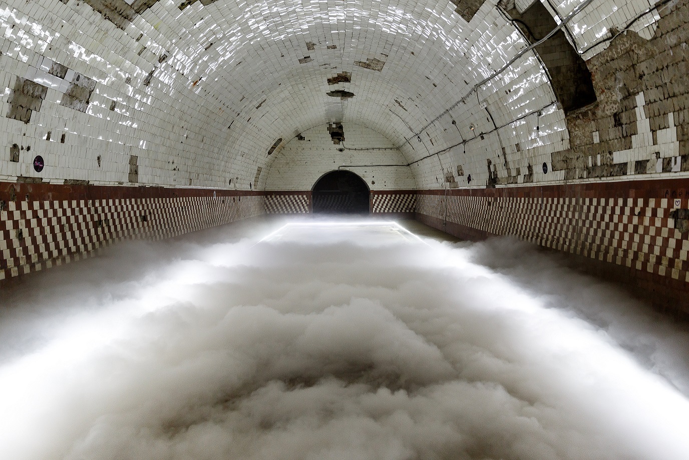 В поисках необычных кадров: фотопрогулка по современной Москве