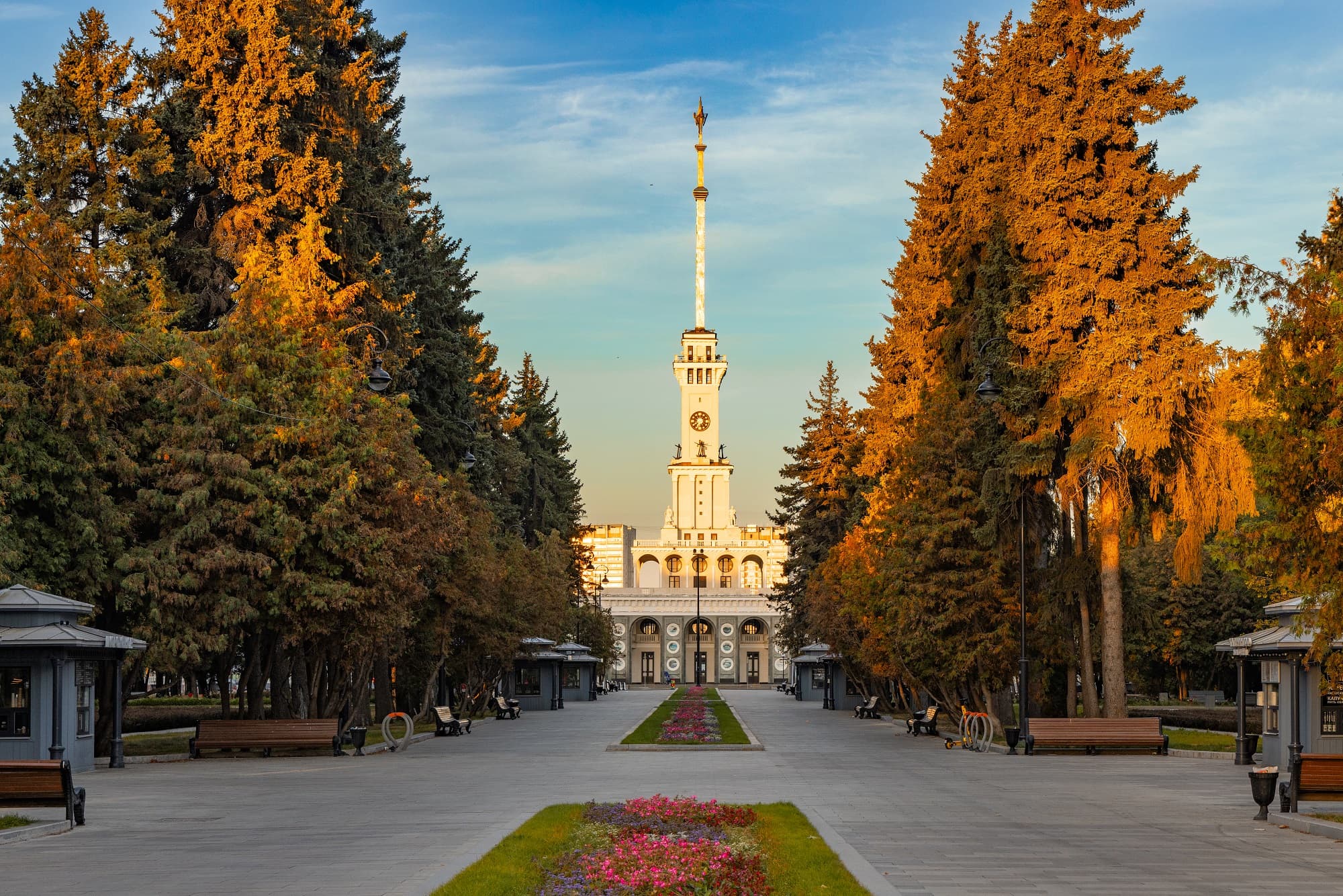 Осень в городе: прогулка по паркам столицы
