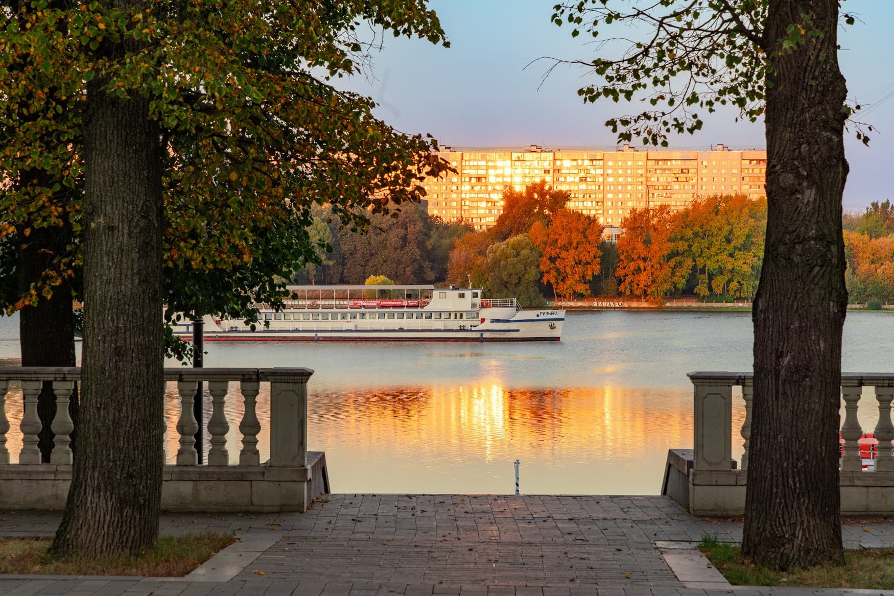 Осень в городе: прогулка по паркам столицы